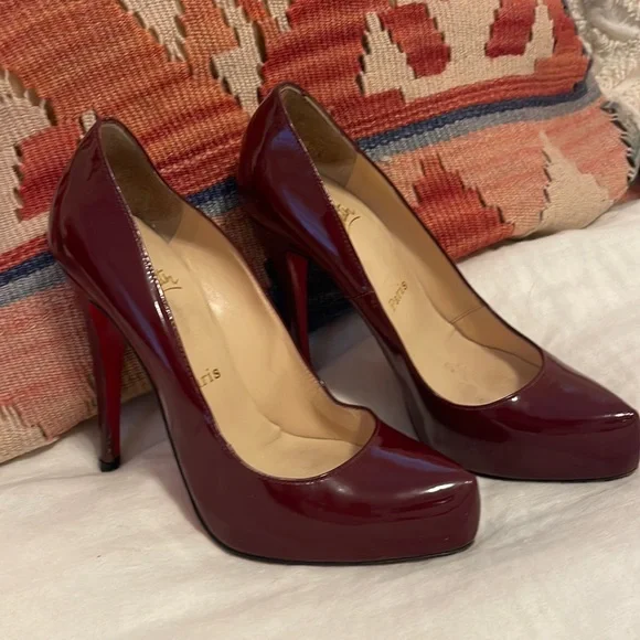 Burgundy louboutin heels hot sale